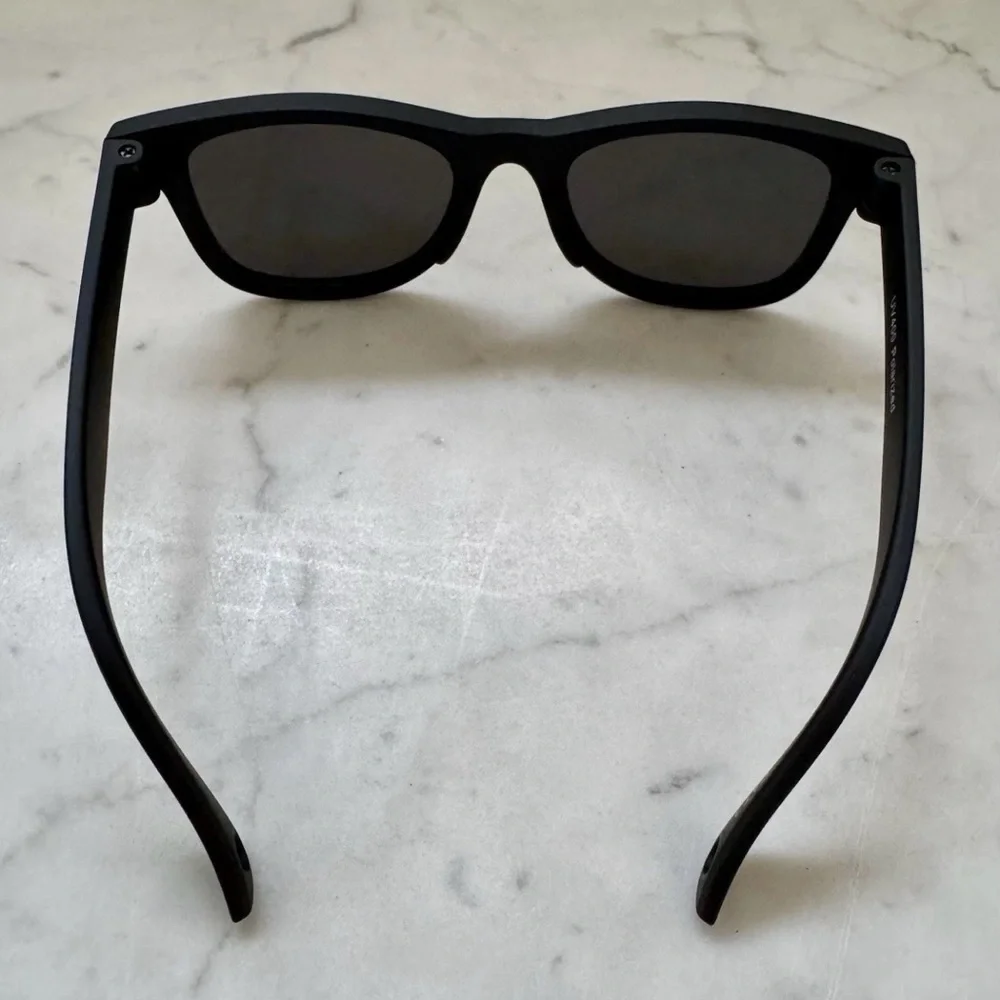 NEW IN BOX Black Flexible Polarized Baby Sunnies Sunglasses w/Strap 0-24 Months